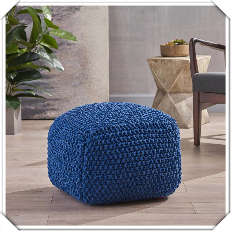 Pouf tricoté en coton pour une assise et un décor confortables, Marine