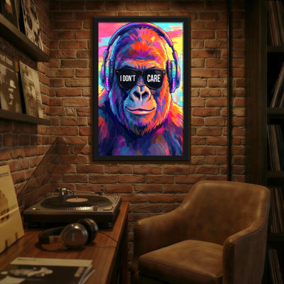 Animaux, gorille coloré avec casque et lunettes de soleil