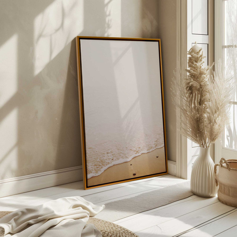 «Gentle Beach Tides», reproduction sur toile, Cadre flottant blanc opaque, H 36,75 po x l 24,75 po x P 1,75 po
