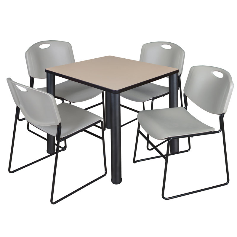 Plateau de table Kee Square, 4 chaises empilables Zeng, H 29 po x l 30 po x P 30 po, Érable / noir, Gris
