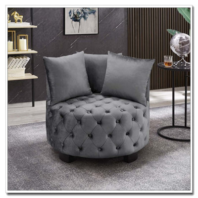 Chaise pivotante rembourrée et capitonnée