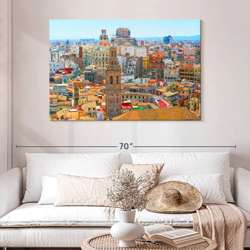 Nicci Valencia Cityscape, H 32 po x l 48 po