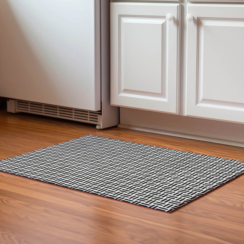 Premium Machine Washable Prisco Black Rug, Rectangle 1'8" x 2'6"
