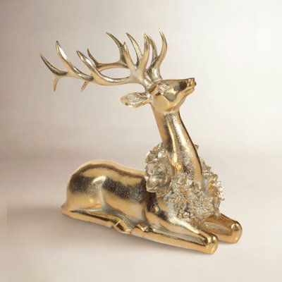 Clara Sitting Deer Wreath Figurine