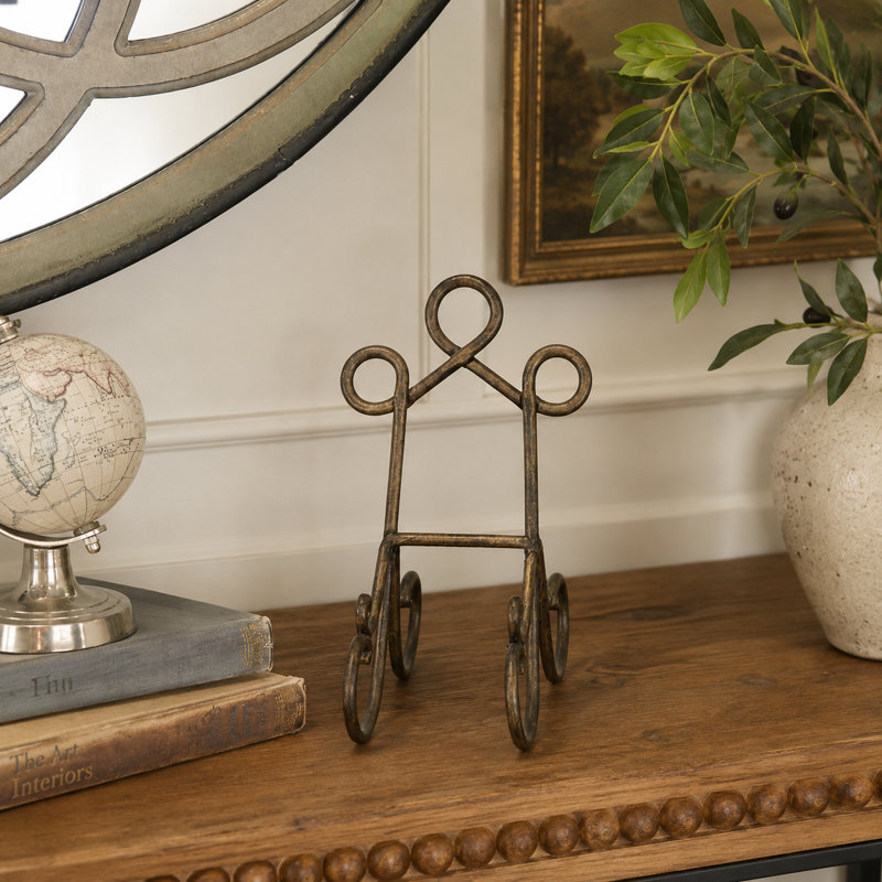 Cole & Grey Metal Tripod Easel