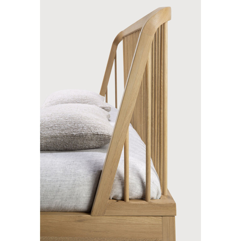 Spindle Bed, King, Oak