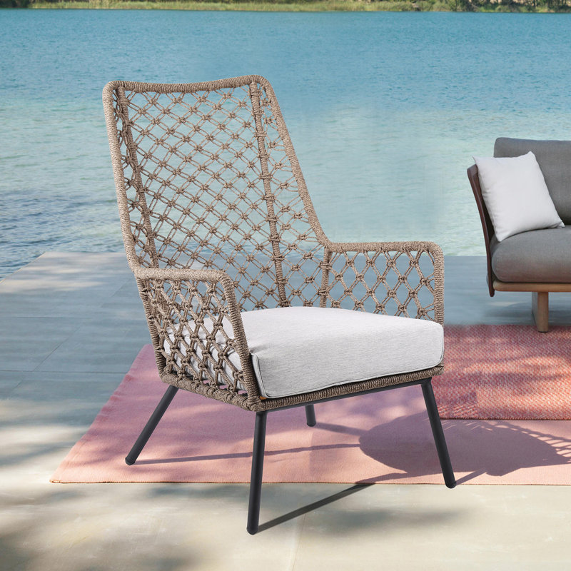Chaise de patio avec coussins Mikah Charnece, Truffe