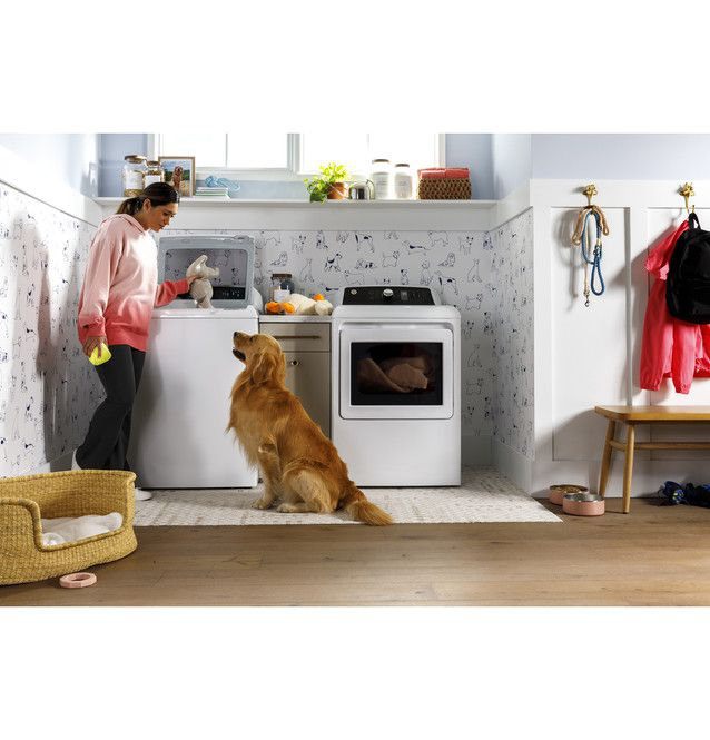 GE Appliances 7.4 Cu. Ft. Natural Gas Dryer Sensor Dry Reversible Door in White