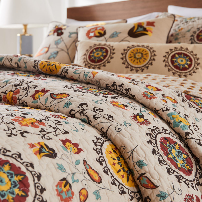 Twin Red Cotton Reversible Quilt Set with Decorative Pillows