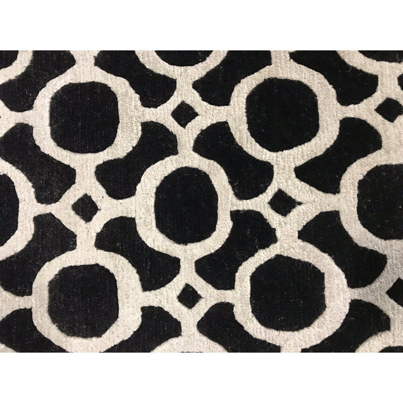 Windsom Geometric Area Rug in Black/White, Rectangle 8' x 10'