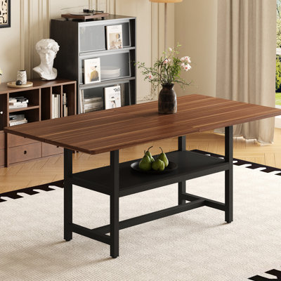 Table de salle à manger de 71 pouces en grain de noyer à la mode, parfaite pour les réunions de famille et les fêtes d'amis, avec des pieds en métal noir pulvérisé.