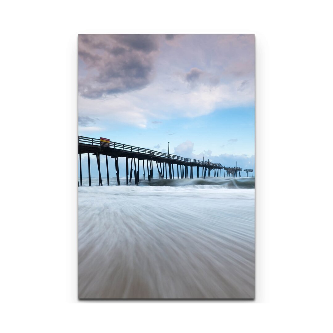 Leinwandbild Alte Seebrücke im Meer