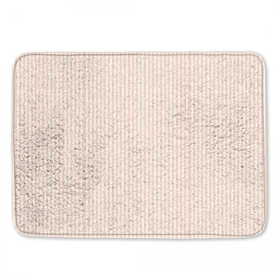 Tapis de bain rose à rayures verticales