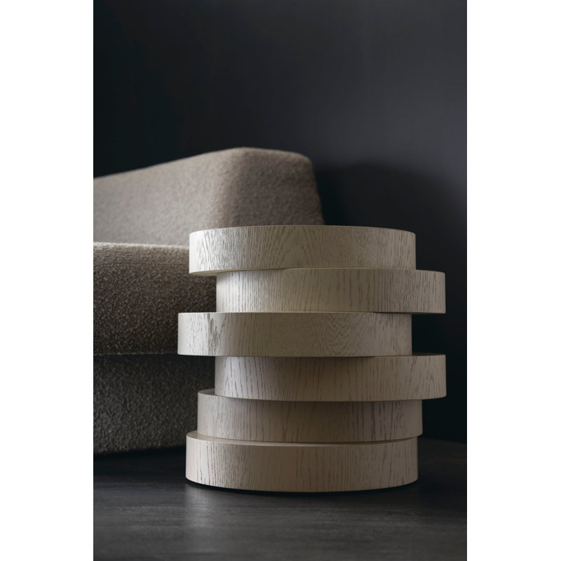 Table de bout abstraite en bois massif