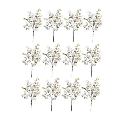 Jet de fleurs de cerisier