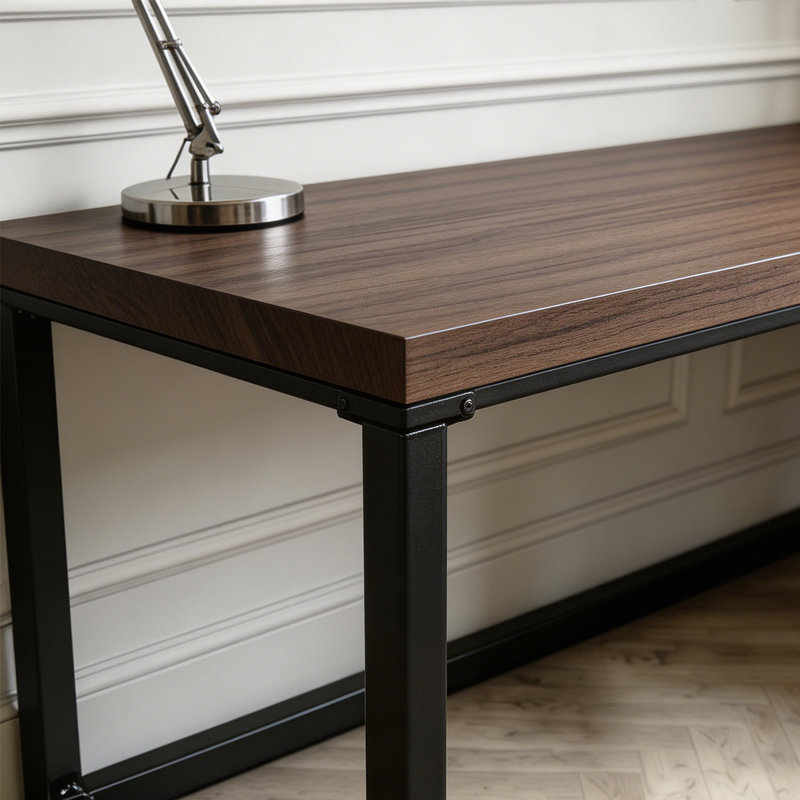 Bureau en bois massif en forme de L