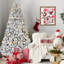 Arbre de Noël floqué de 7 pi de hauteur avec 500 lumières Ul multicolores, 45 pins naturels, 1124 pointes enneigées, des branches à charnières faciles à assembler et un support métallique stable de 84 po