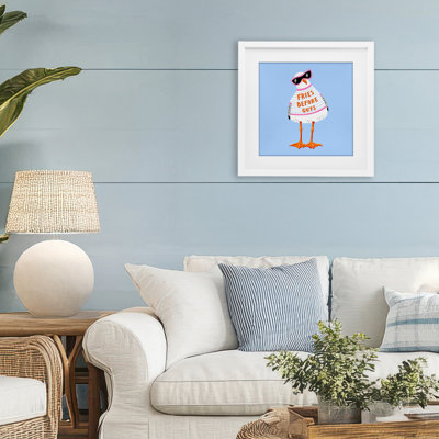 «Fries Before Guys Seagull», reproduction sous verre encadrée, design par Bex Morley Design