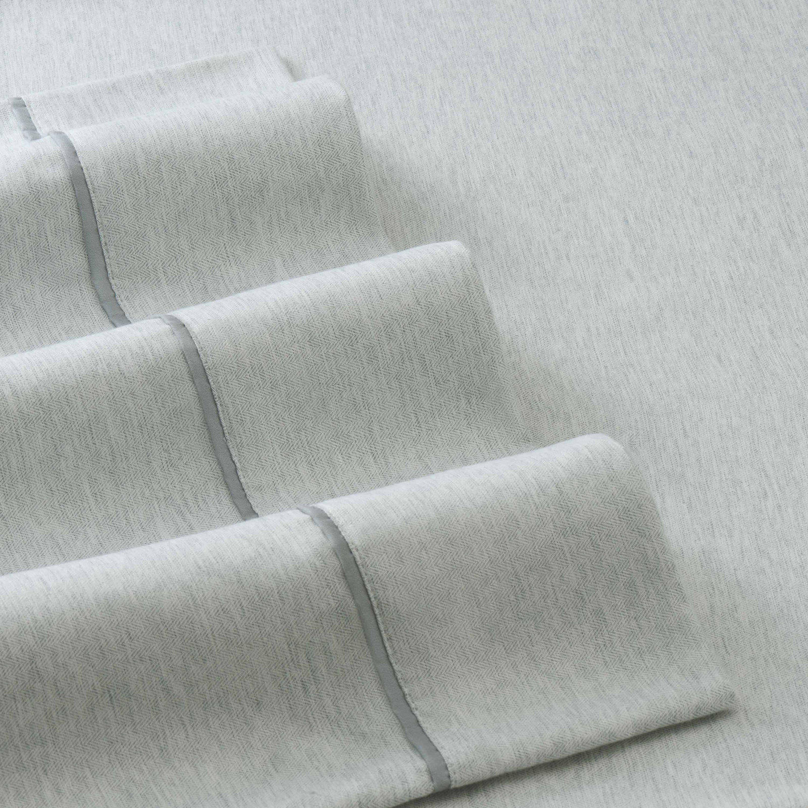 Martex Arcadia Heather Herringbone Sheet Set, Queen Sheet Set with Fitted Sheet + 2  Pillowcases, Gray