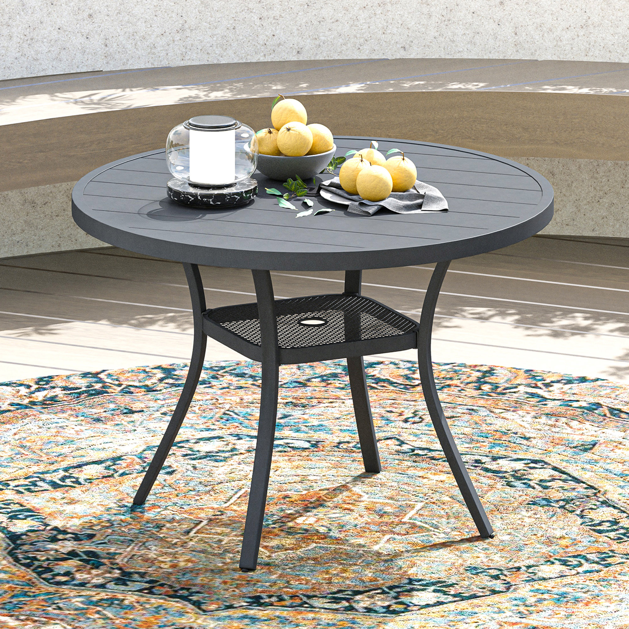 Latitude Run® Table de salle à manger d'extérieur ronde Teressa et ...