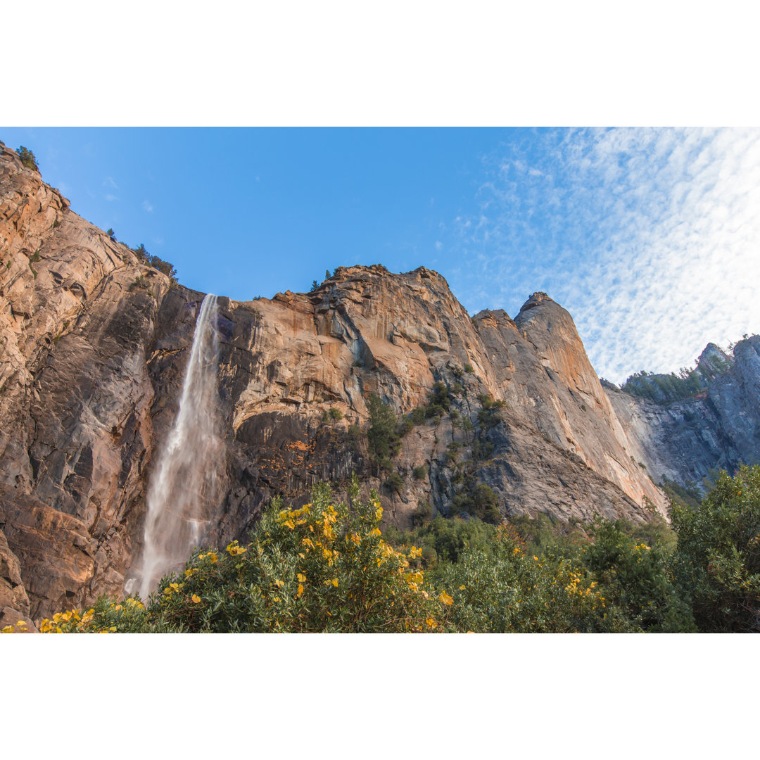 Bridalveil Fall von Jorge Villalba - Kunstdrucke auf Leinwand