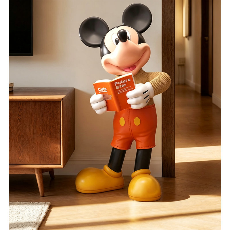 Figurine de Mickey tenant un livre ouvert, tenue décontractée en tricot, 31.5" H x 17.32" W x 11.81" D