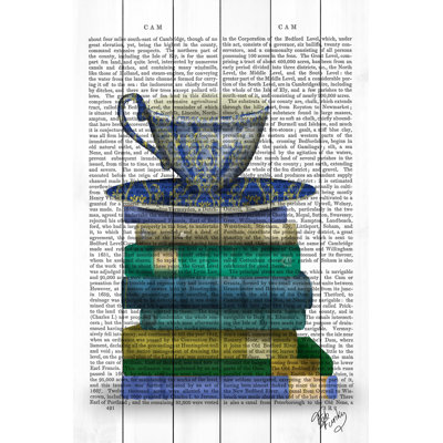 Tasse à thé et livres sur bois blanc