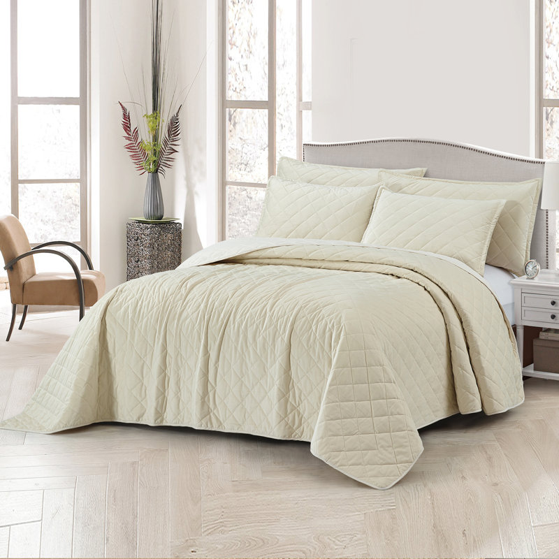 Polyester Coverlet with Pillow Shams Included, Gardenia