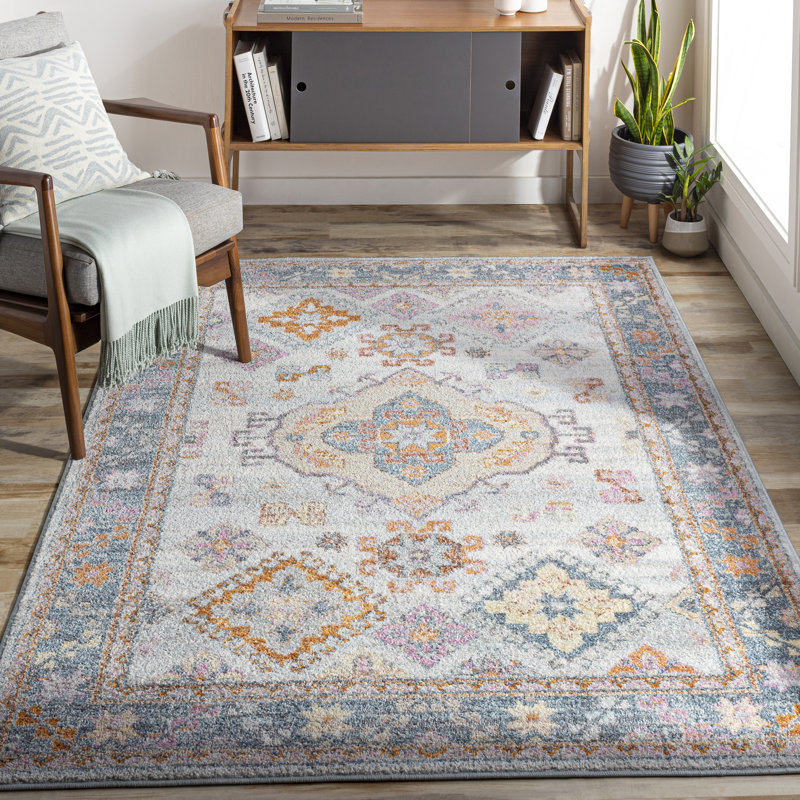 Annika Oriental Rug with Center Medallion, Rectangle 2' x 3'