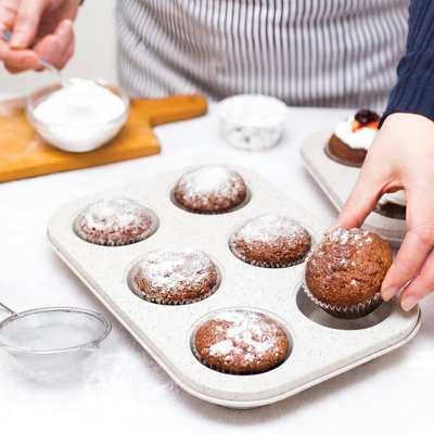 White 13 Piece Baking Pans Set, Nonstick Bakeware Sets