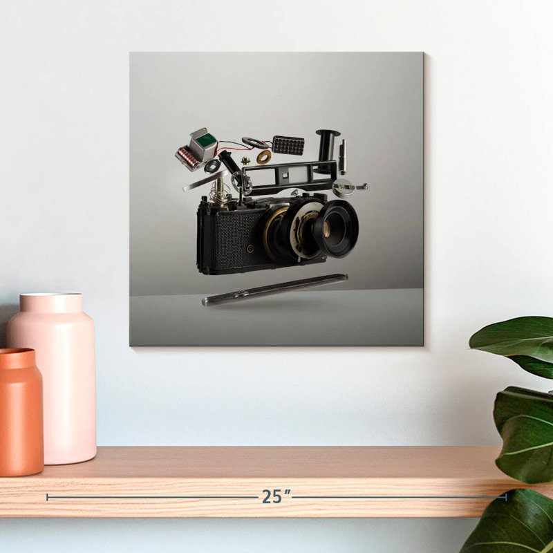 Caméra analogique démontée Senne, H 16 po x l 16 po
