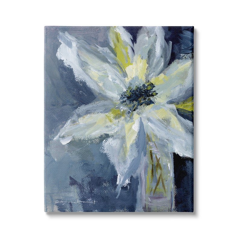 Abstrait fleur de lys en fleurs tendres, bleu, pétales jaunes tendus sur toile par Stephanie Workman Marrott, Toile tendue