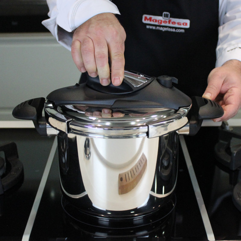 Autocuiseur de 6,3 pte Magefesa Nova - Cuisson rapide, verrouillage facile, acier inoxydable 18/10, compatible avec l'induction, 5 caractéristiques de sécurité, 11,6 PSI