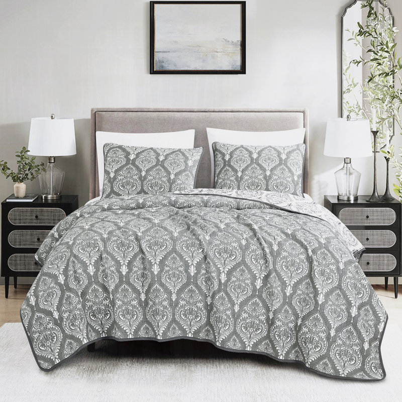 Ensemble de couvre-lit réversible gris et blanc matelassé 3 pièces en polycoton à motif cachemire damassé
