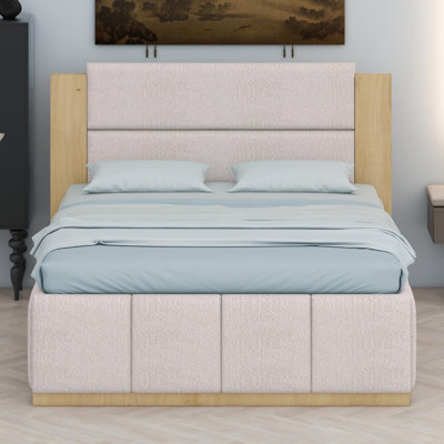 Base de lit plateforme moderne avec tête de lit en bois allongée et base élégante