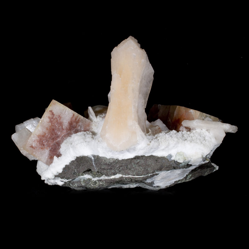 Apophyllite magnifiquement équilibré avec stilbite sur calcédoine