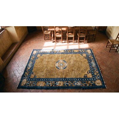Tapis classique chinois de couleur or jaune antique du début du 19e siècle Ningxia