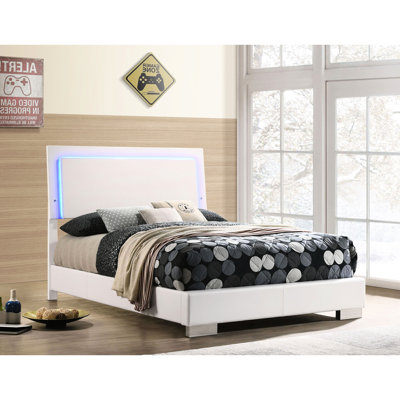 Lit double à panneau à DEL avec finition blanche ultrabrillante et détails à lattes pour le décor de la chambre à coucher avec éclairage intégré
