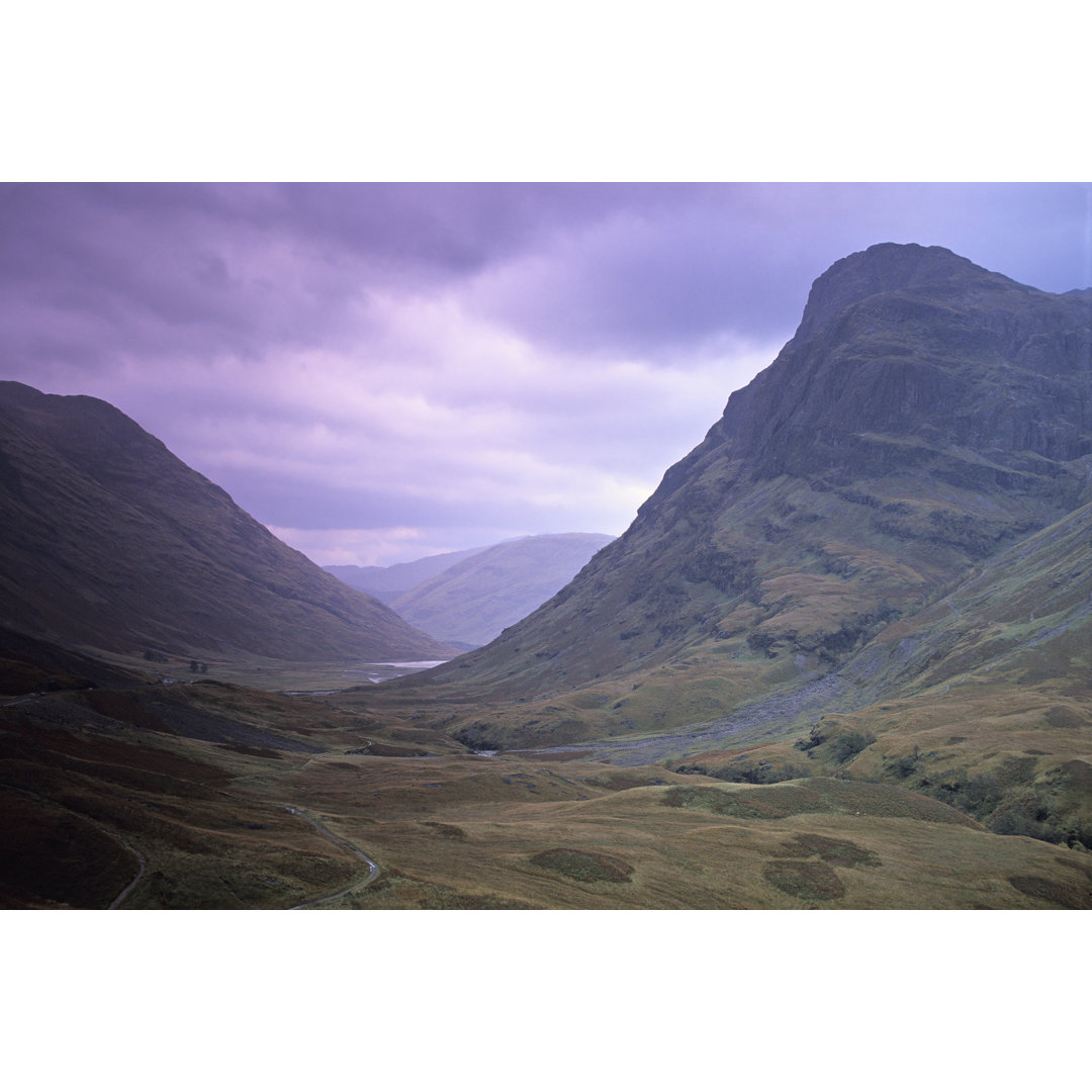 Glen Coe In Glencoe von S. Greg Panosian - Kunstdrucke auf Leinwand