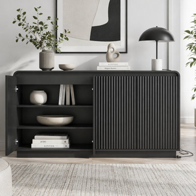 Meuble télé 4 portes avec prise de courant et tablettes réglables, conception cannelée