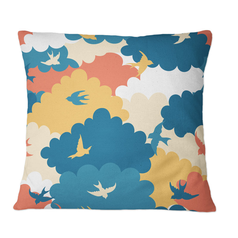 Coussin décoratif à motif de nuages rouges, bleus et jaunes avec petits oiseaux, 16 po x 16 po