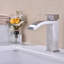 Robinet de lavabo de salle de bain à poignée simple avec bonde escamotable Waterfall-125382374