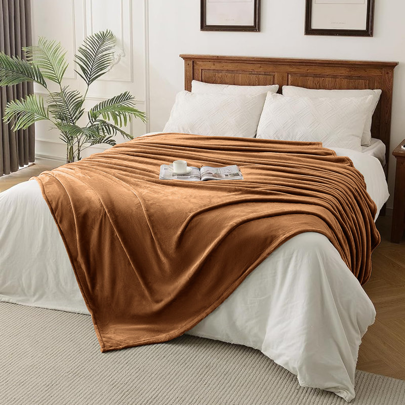 Plush Mink Fleece Blanket – Ultra-Soft, Lightweight Throw For All Seasons, Camel, 150cm x 200cm