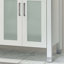 Meuble-lavabo spacieux avec comptoir en marbre et deux lavabos en céramique, offrant de multiples options de rangement et une conception autoportante pour une fonctionnalité améliorée