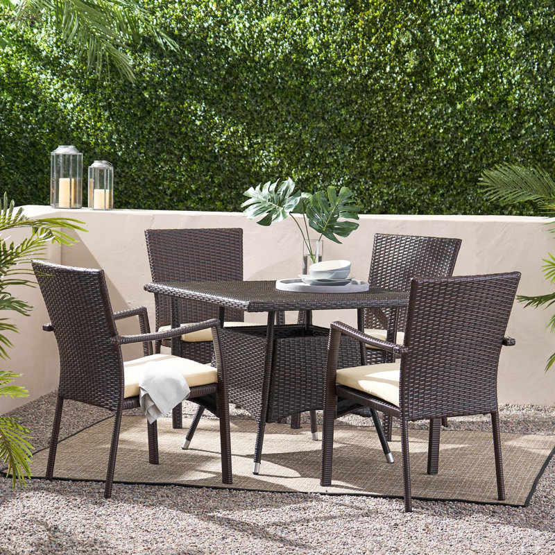 Ensemble de salle à manger longue pour 4 personnes 37,5 po avec coussin Koontz, Structure brune / Coussin blanc