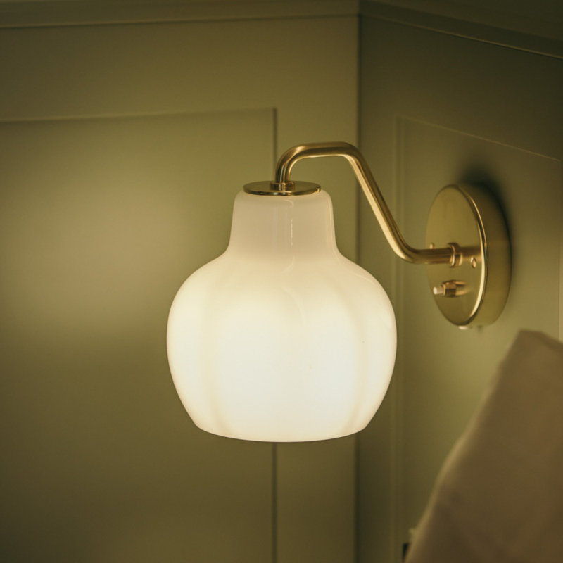 VL 1 - Light Armed Sconce, Without Switch