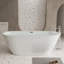 Baignoire autoportante 59 po en acrylique avec motif à losanges unique: forme ovale spacieuse, finition blanc brillant, débordement de chrome et bonde escamotable certifiée CUPC