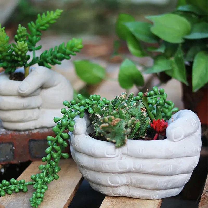 Jardinières en ciment façonnées à la main