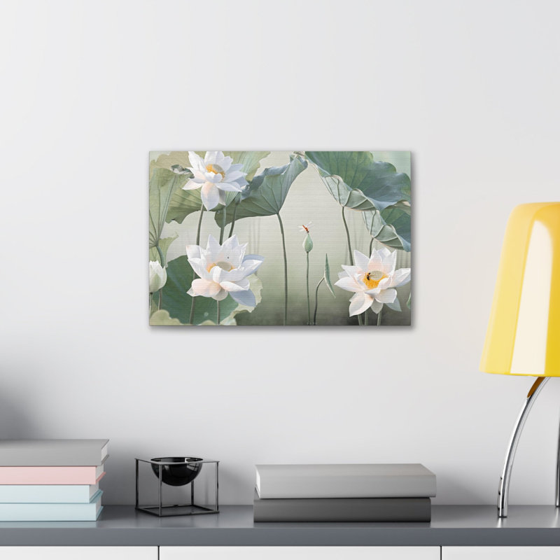 Magnifique fleur blanche sur toile de lotus, H 12 po x l 18 po