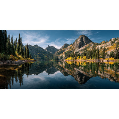 Art mural sur toile Mountain Lake Stillness